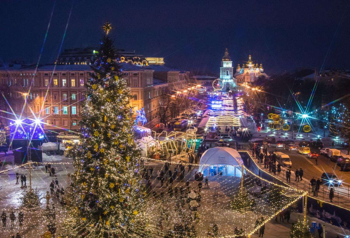 Jarmark bożonarodzeniowy w Kijowie puzzle online ze zdjęcia