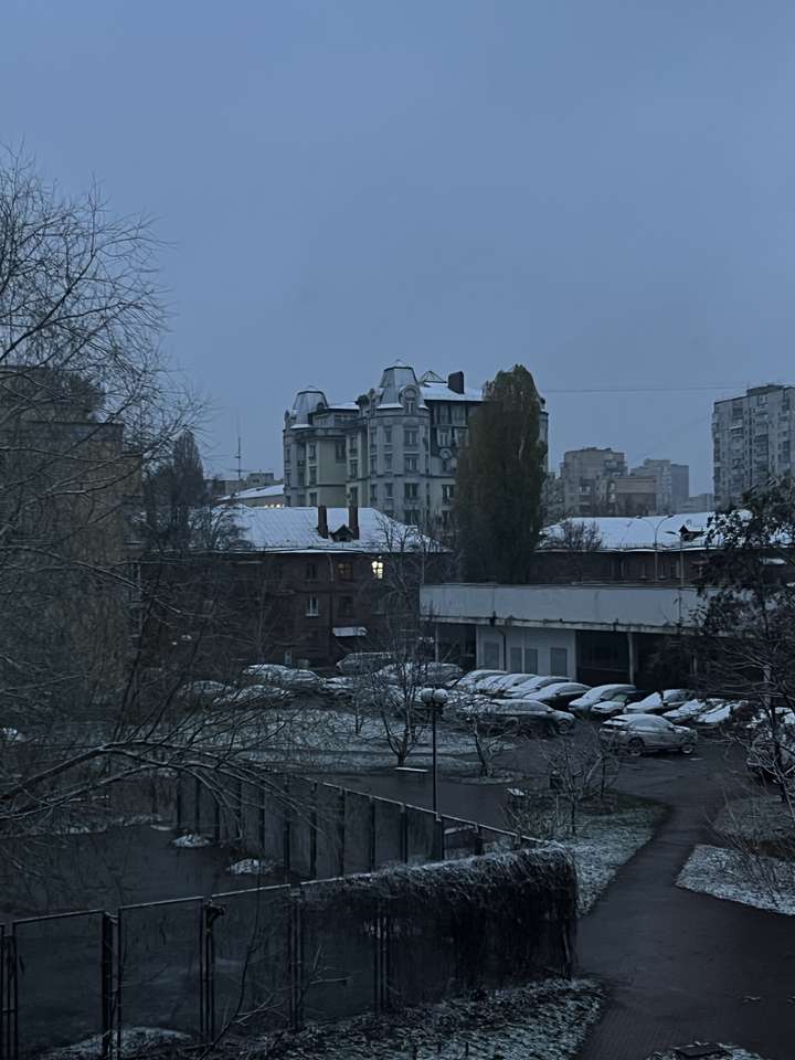 Pierwszy śnieg w Kijowie puzzle online