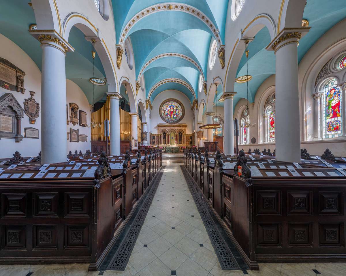 Św. Michała • Wnętrze kościoła puzzle online