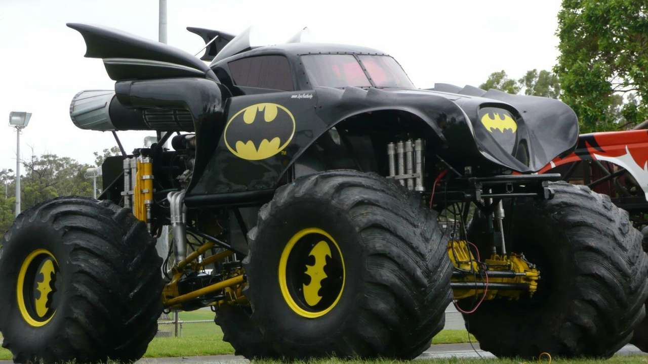 Zła droga Batmobil puzzle online ze zdjęcia
