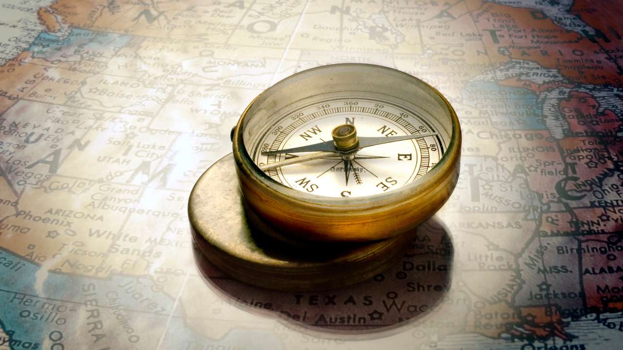 kompas na mapie puzzle online ze zdjęcia