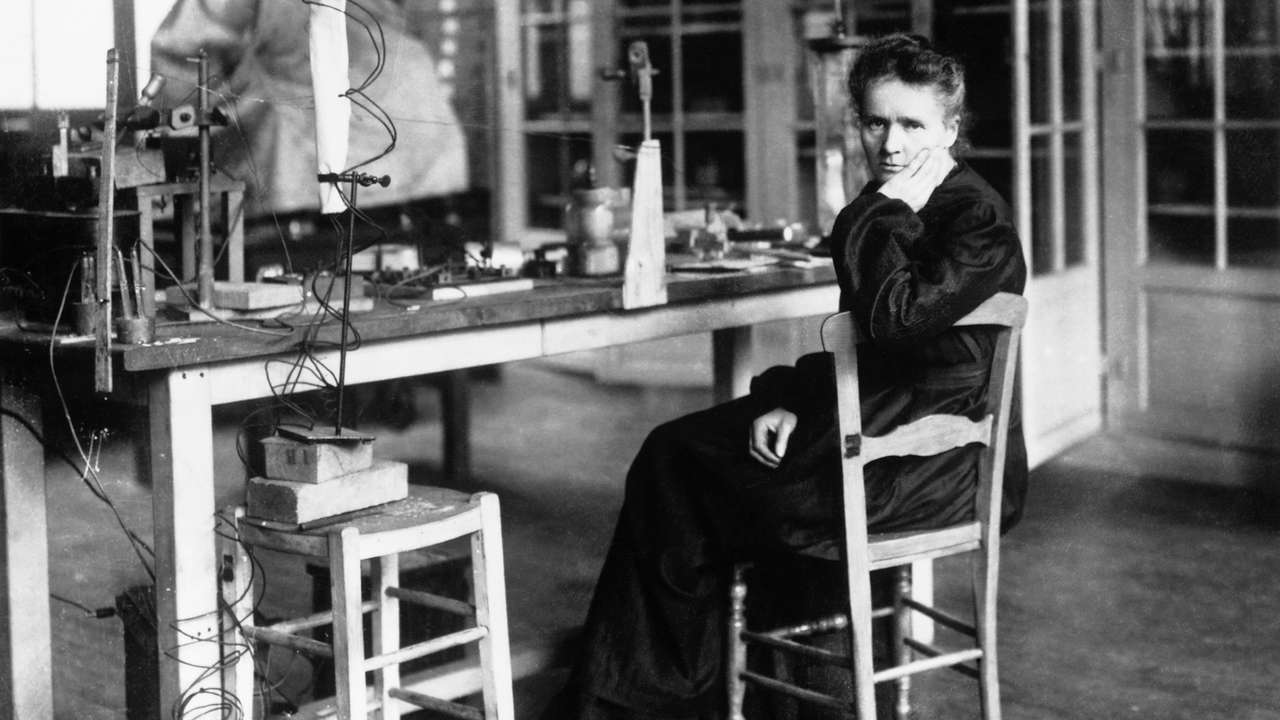Maria Curie puzzle online