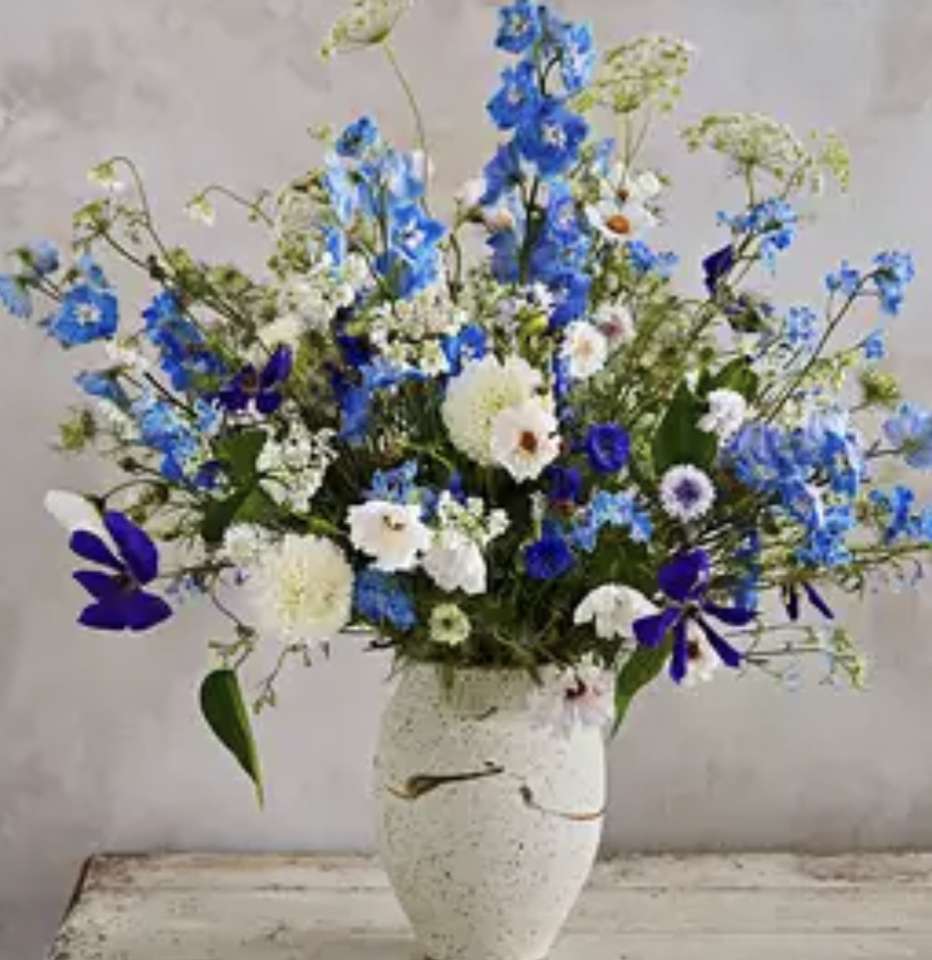 Kwiatki w wazonie puzzle online ze zdjęcia