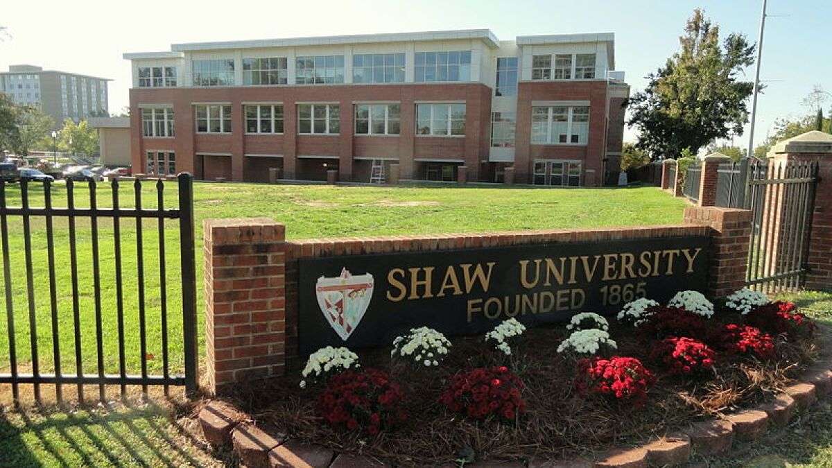 Uniwersytet Shawa puzzle online ze zdjęcia