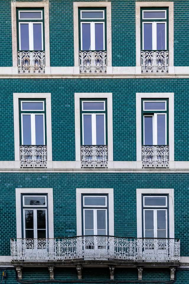 Zielona kamieniczka w Lizbonie puzzle online