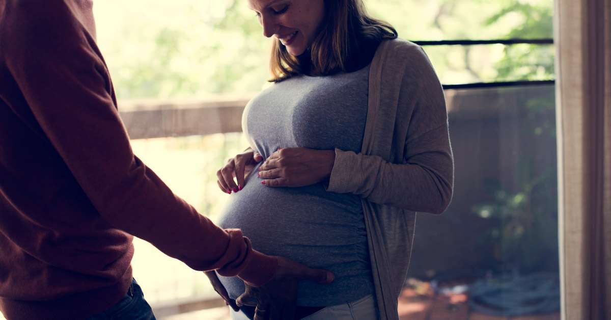 kobieta w ciąży z mężem puzzle online ze zdjęcia