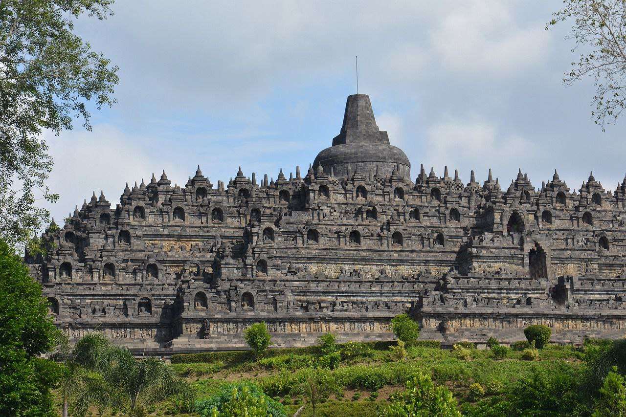 Candi Borobudur puzzle online ze zdjęcia