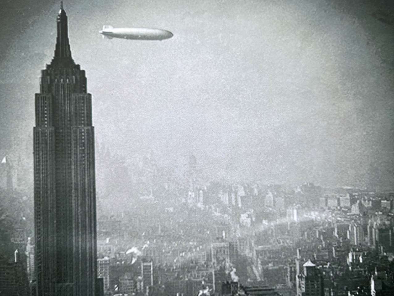 Hindenburga i Empire State Building puzzle online