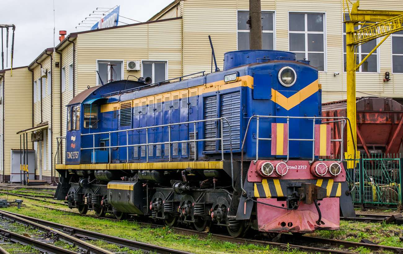 lokomotywa w zajezdni puzzle online