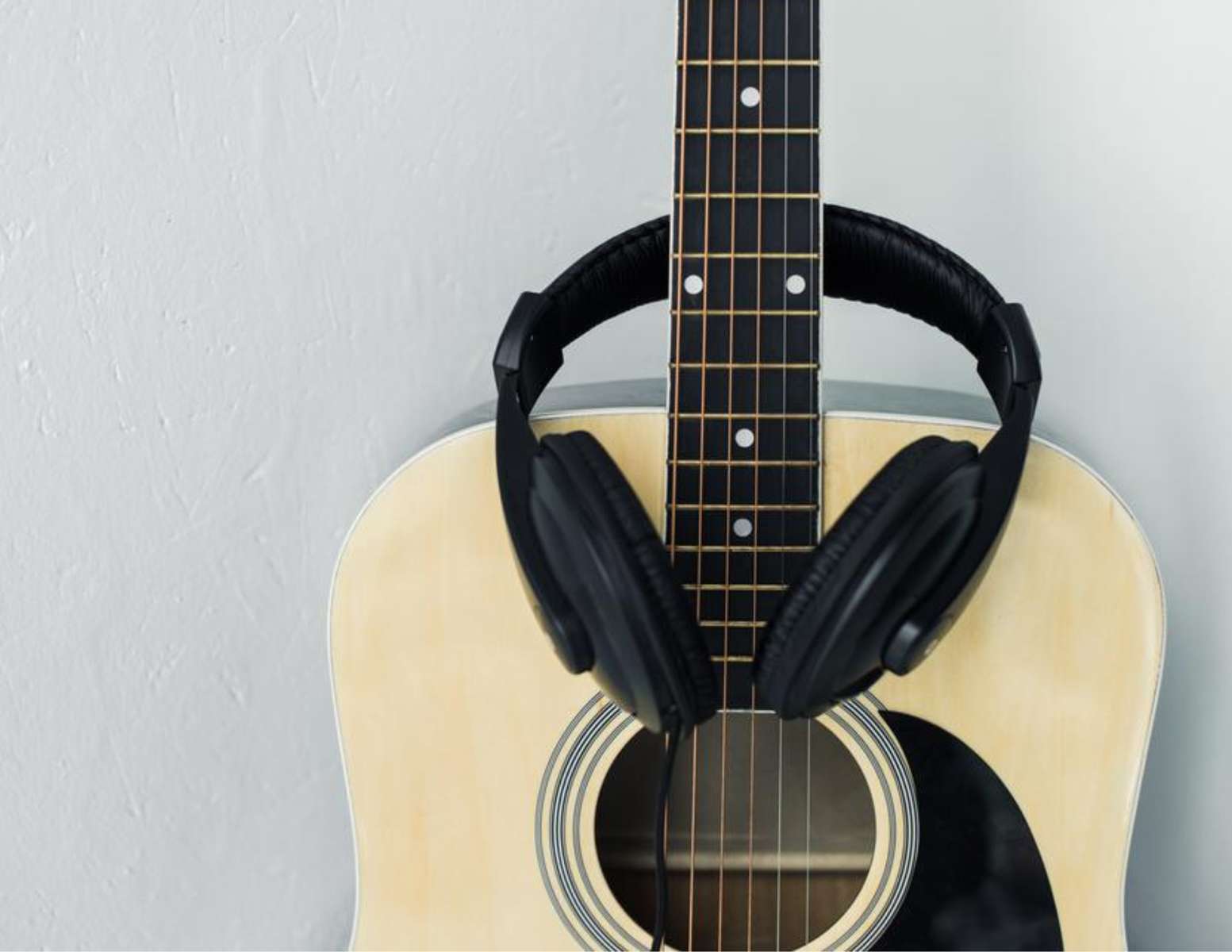 gitara ze słuchawkami puzzle online ze zdjęcia