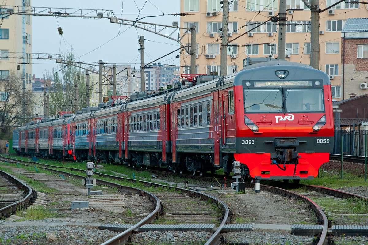 Pociąg elektryczny kolei rosyjskich puzzle online ze zdjęcia