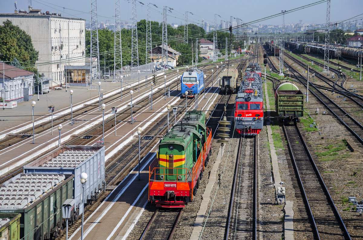 Stacja kolejowa Kolei Rosyjskich puzzle online ze zdjęcia