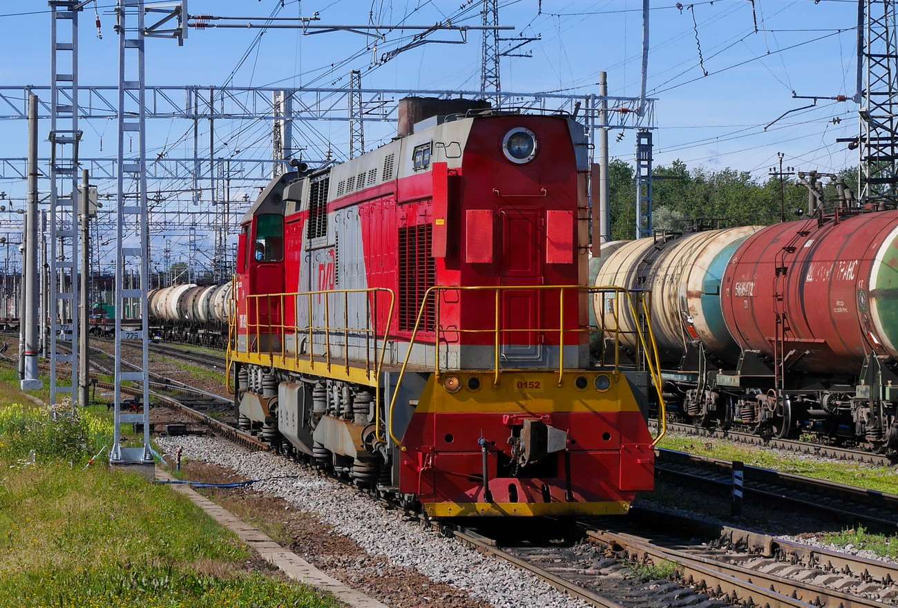 lokomotywa spalinowa TEM18DM puzzle online ze zdjęcia