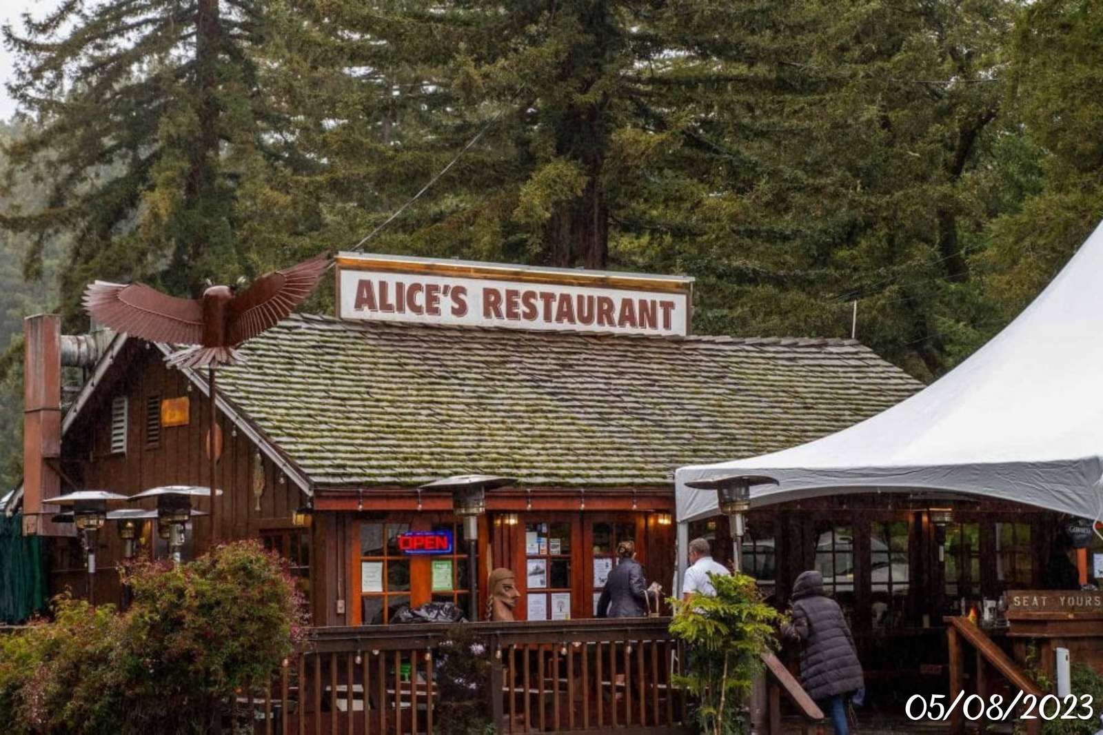 Restauracja Alicja puzzle online ze zdjęcia