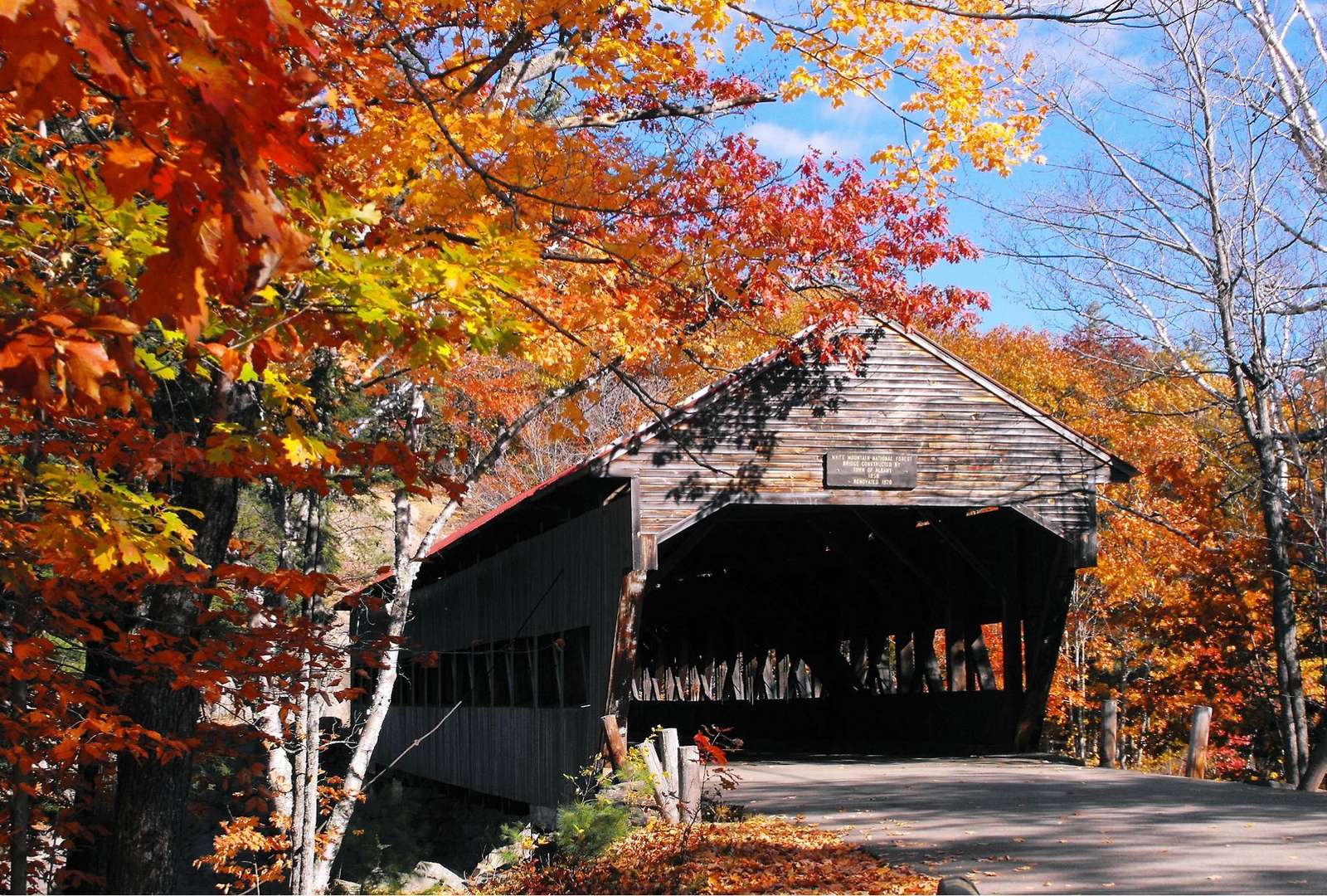 Kryty most w Vermont (USA) puzzle online ze zdjęcia