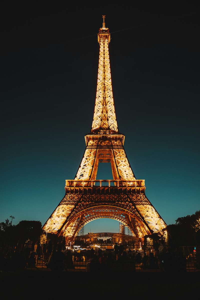 Noc wieży we Francji puzzle online