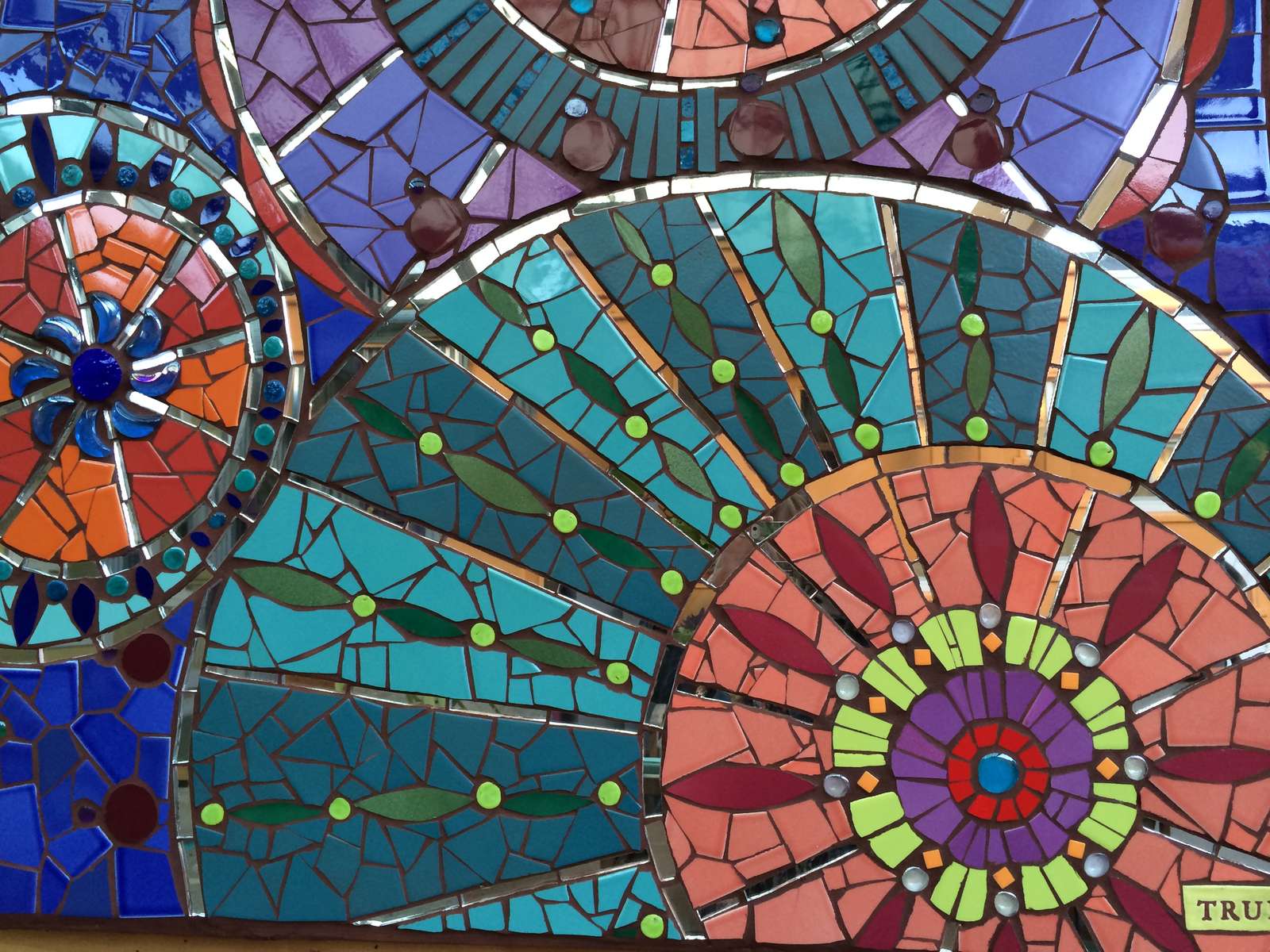 Spiralna mozaika puzzle online