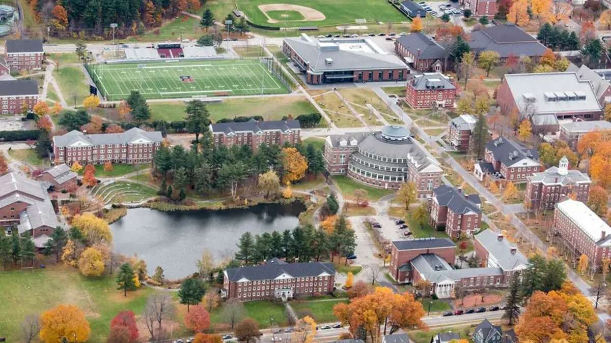 Bates College w Lewiston w stanie Maine puzzle online ze zdjęcia