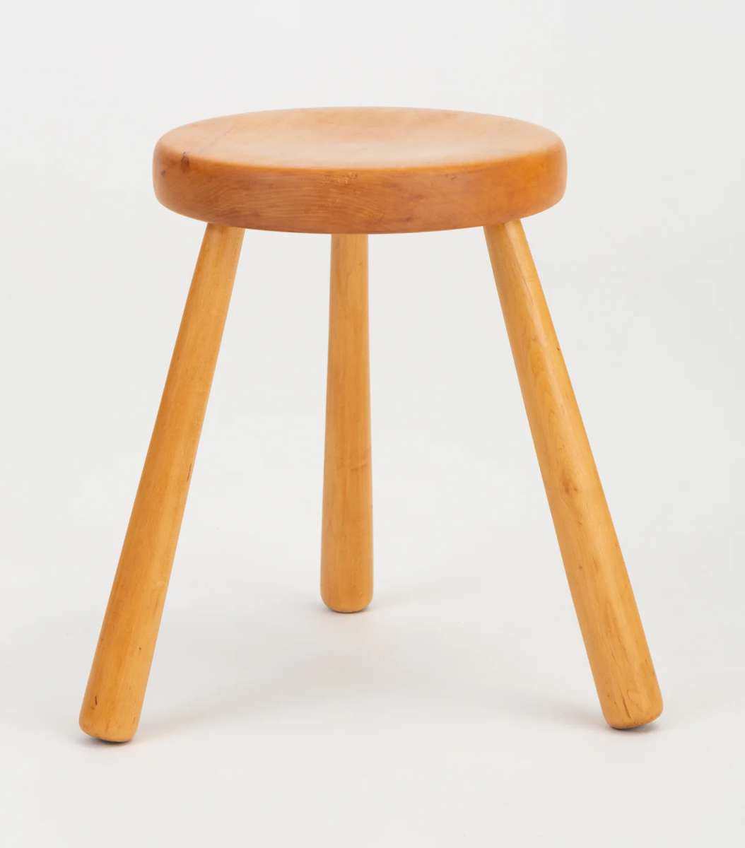 Krzesło na 3 nogach puzzle online