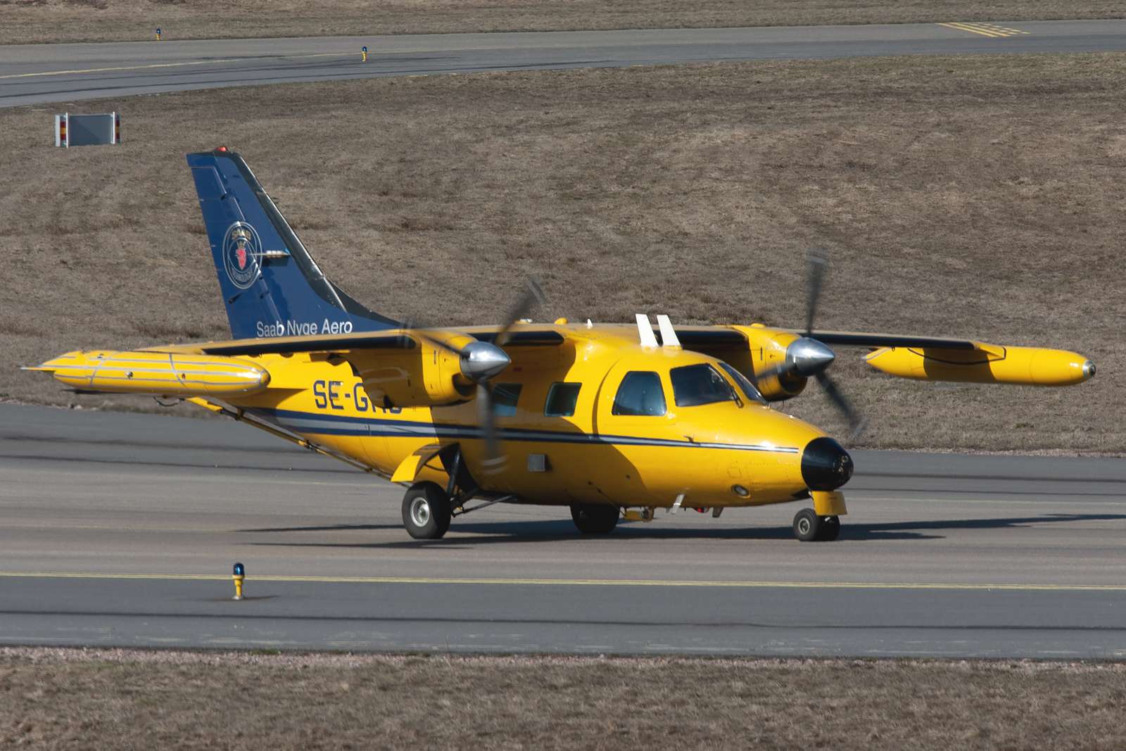 żółty samolot puzzle online